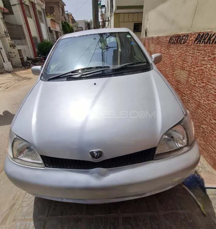 Toyota Platz 2000 for Sale in Karachi Image-1
