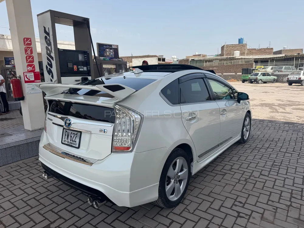 Toyota Prius 2012 for Sale in Islamabad Image-1