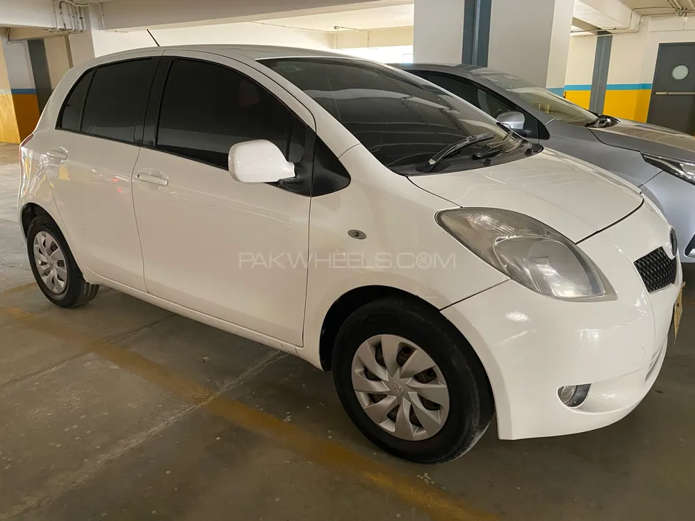 Toyota Vitz 2007 for Sale in Karachi Image-1