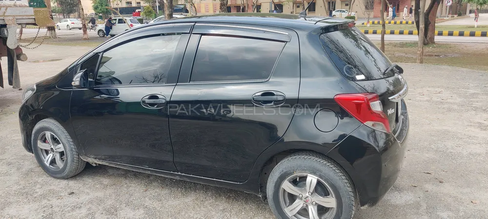 Toyota Vitz 2016 for Sale in Islamabad Image-1