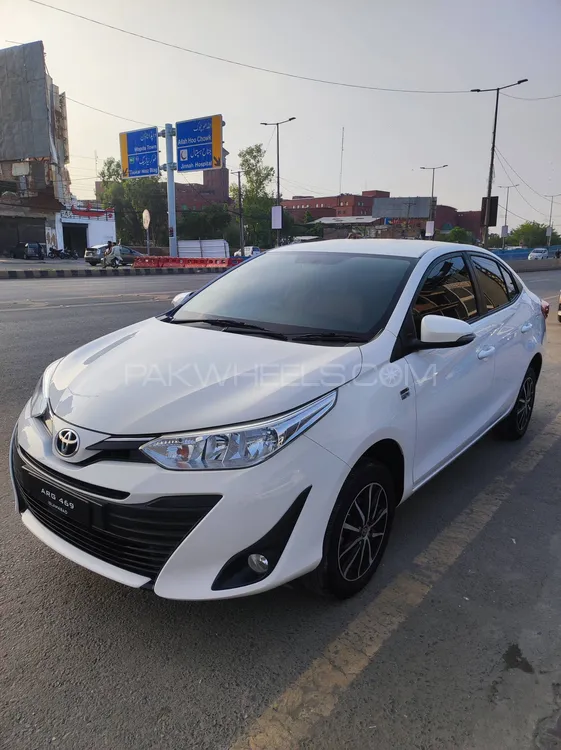 Toyota Yaris Sedan 2020 for Sale in Lahore Image-1