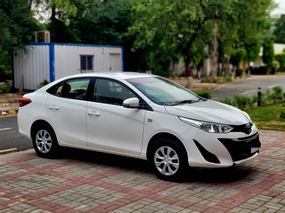 Toyota Yaris Sedan 2021 for Sale in Lahore Image-1