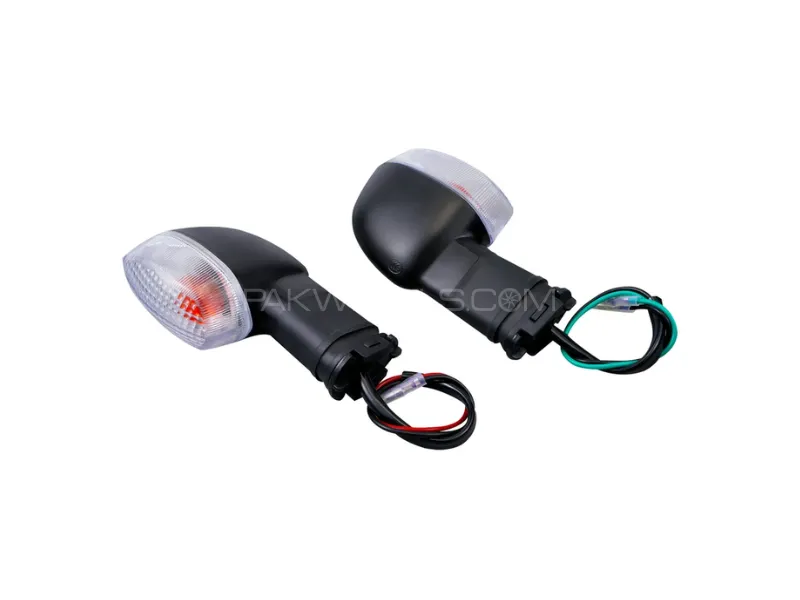 White Lens Flasher for Yamaha YBR125 / YBR125G / YBZ125 / CB150F – Pair Image-1