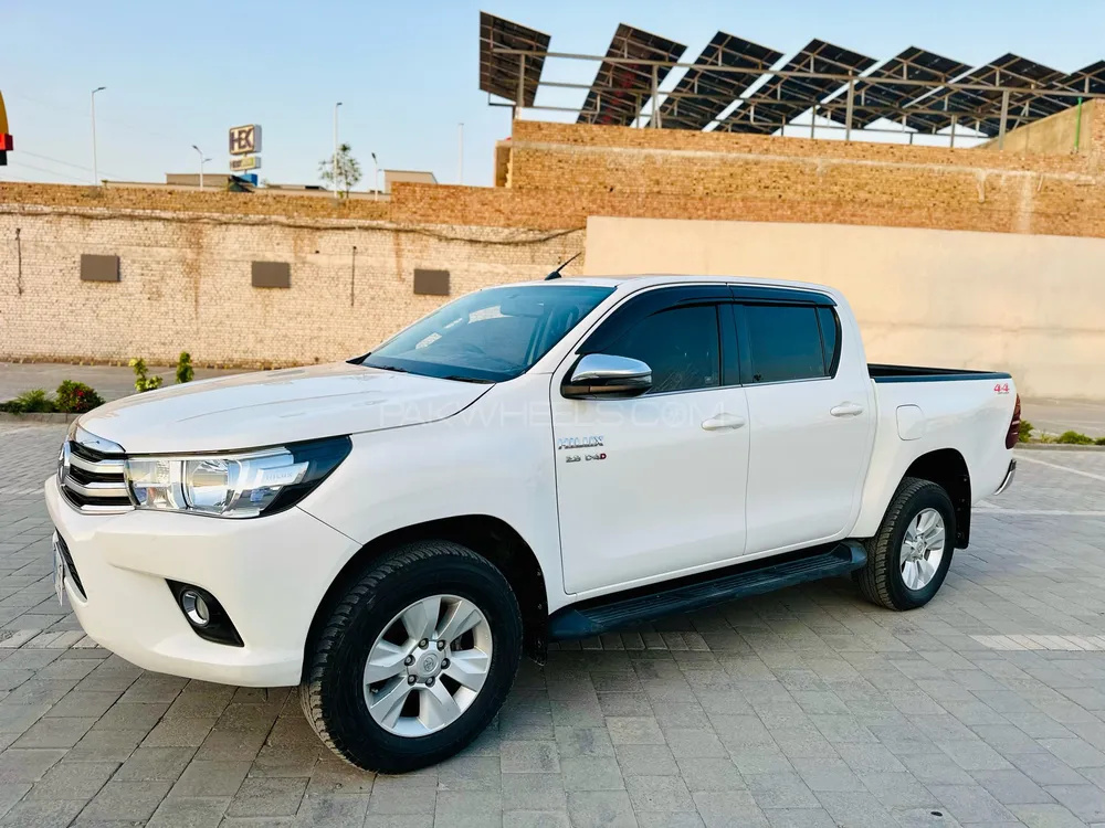 Toyota Hilux 2019 for Sale in Peshawar Image-1