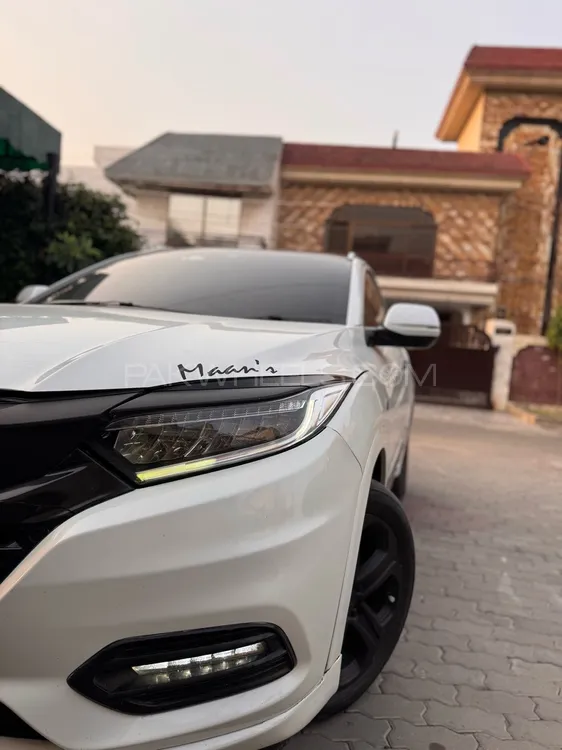 Honda Vezel 2019 for Sale in Lahore Image-1