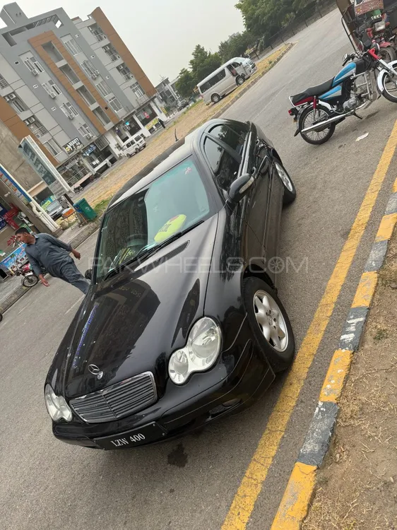 Mercedes Benz C Class 2003 for Sale in Islamabad Image-1