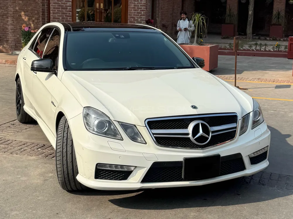 Mercedes Benz E Class 2010 for Sale in Lahore Image-1