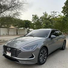 HYUNDAI SONATA 2.0 (2000cc)
Model 2022 || Registered 2022
Hampton Grey Color 
Bumper to Bumper Original 100% Guaranteed 
26,000kms Driven Genuine 100%
Panoramic Roof
Wireless Charger
Dual Power Seats
Harmon Kardon Speakers
All seals still intact 
READY DELIVERY 
EXCHANGE POSSIBLE WITH ANY CAR
 
For inspection
Available at SUPREME CARS
Plot # 151/F,Under Imam heights,Shop no.1&2, Main Khalid Bin Walid Rd, Karachi, Sindh 75400

|  Premium Cars  |  Best Prices  |  Optimum Performance | 
#supremecarsgang