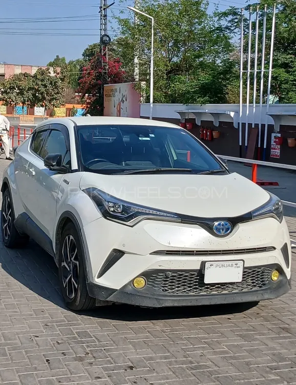 Toyota C-HR 2017 for Sale in Gujranwala Image-1