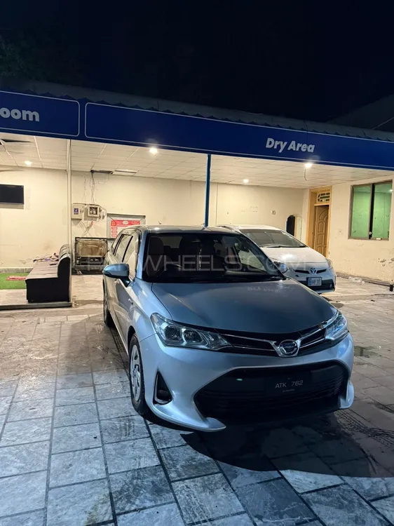 Toyota Corolla Fielder 2017 for Sale in Peshawar Image-1