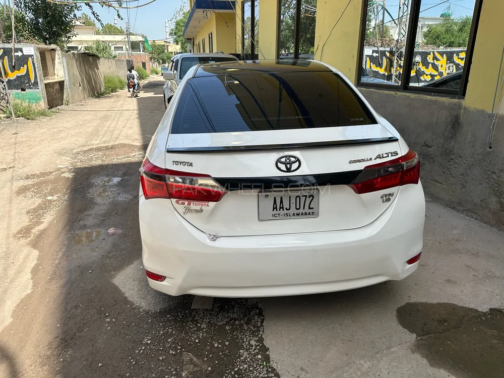 Toyota Corolla 2015 for Sale in Islamabad Image-1