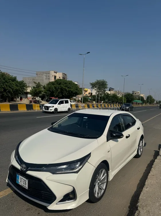 Toyota Corolla 2015 for Sale in Gujrat Image-1