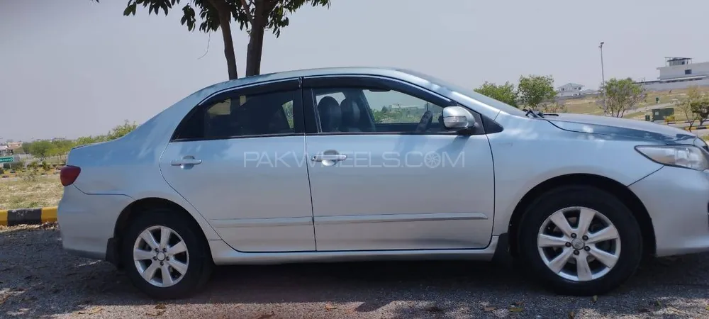 Toyota Corolla 2013 for Sale in Dera ismail khan Image-1