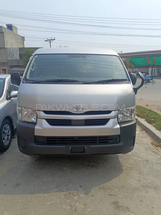 Toyota Hiace 2020 for Sale in Lahore Image-1