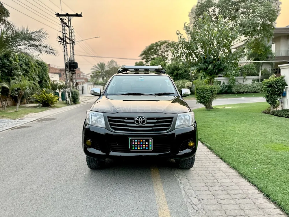 Toyota Hilux 2013 for Sale in Lahore Image-1