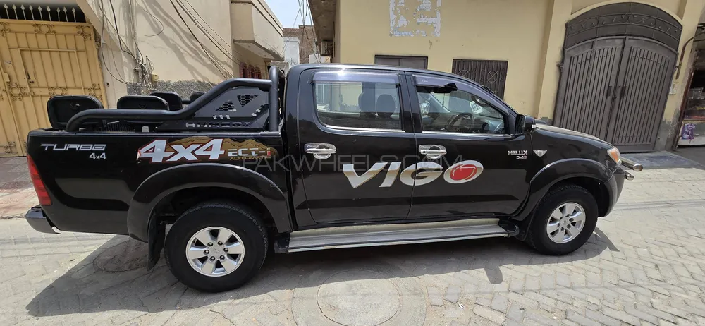 Toyota Hilux 2012 for Sale in Multan Image-1