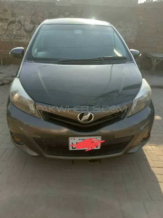 Toyota Vitz 2016 for Sale in Faisalabad Image-1