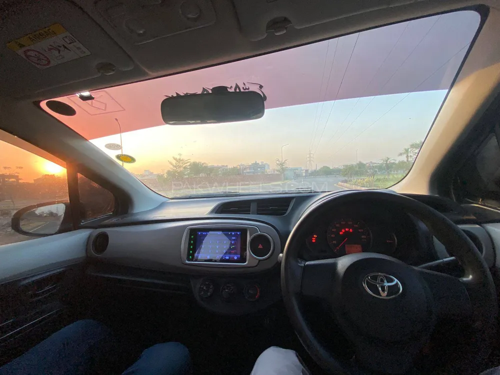 Toyota Vitz 2017 for Sale in Faisalabad Image-1
