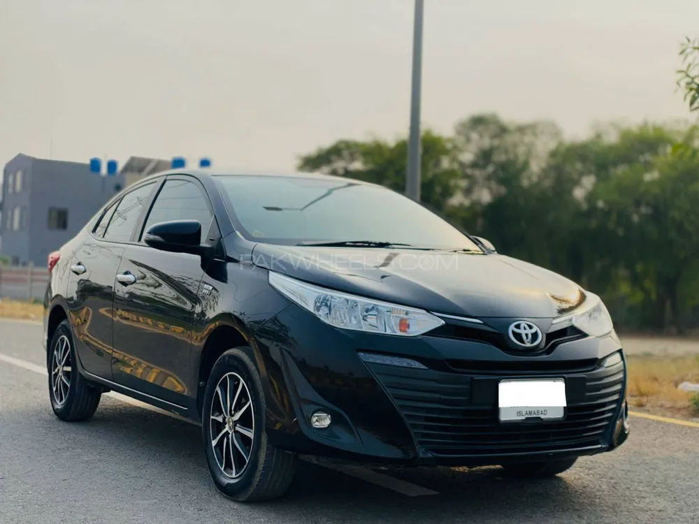 Toyota Yaris Sedan 2020 for Sale in Lahore Image-1