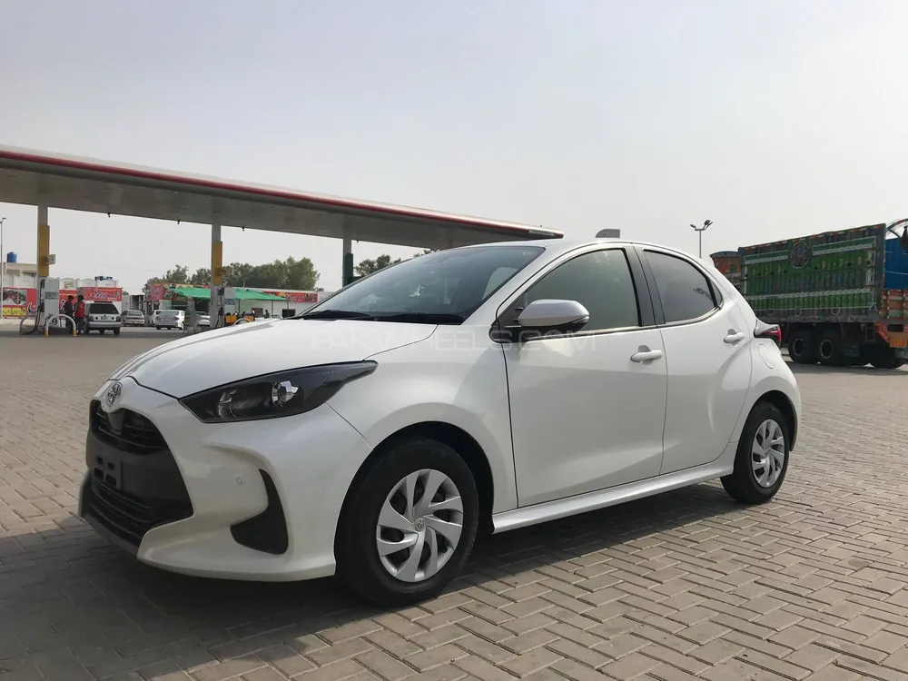 Toyota Yaris Hatchback 2021 for Sale in Burewala Image-1