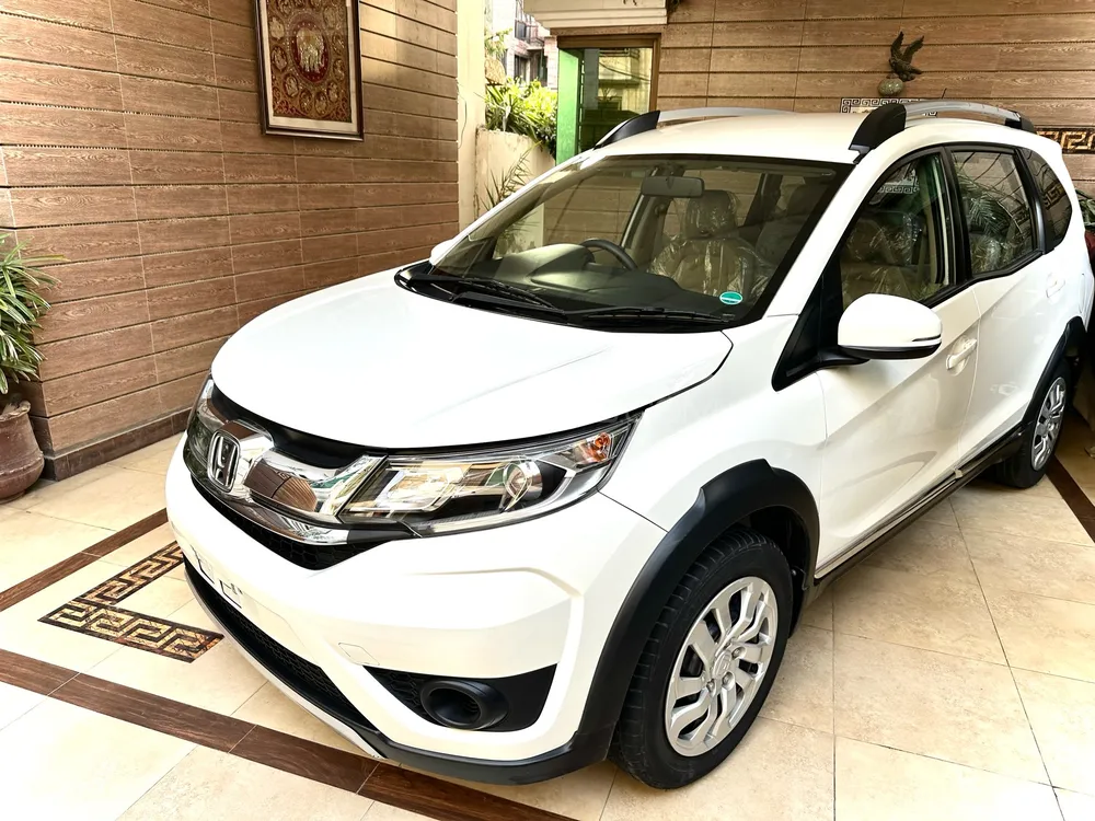 Honda BR-V 2017 for Sale in Lahore Image-1
