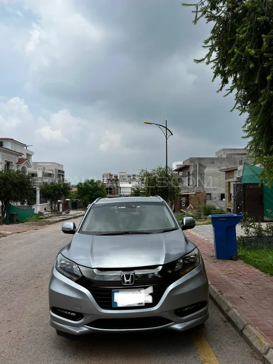 Honda Vezel 2017 for Sale in Islamabad Image-1