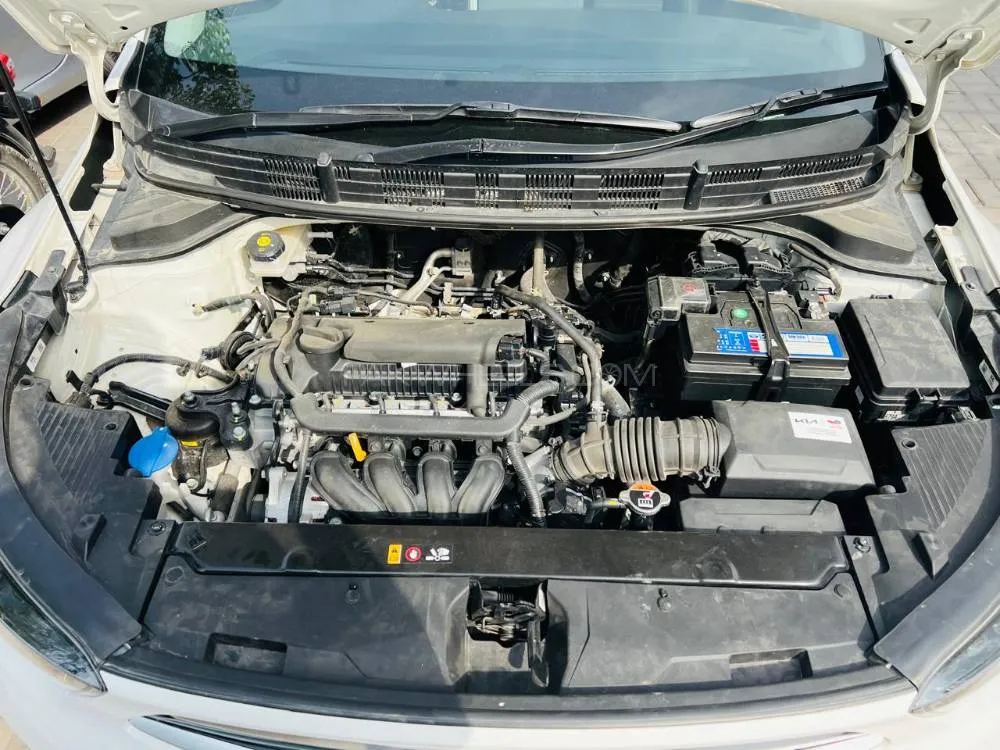 KIA Stonic 2024 for Sale in Rawalpindi Image-1