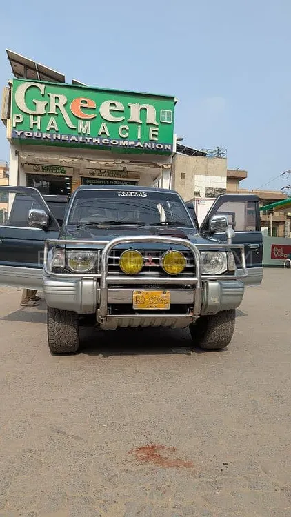 Mitsubishi Pajero 1995 for Sale in Lahore Image-1