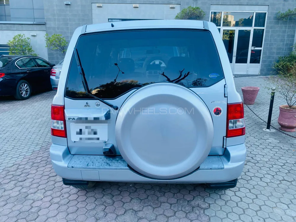 Mitsubishi Pajero 2003 for Sale in Islamabad Image-1