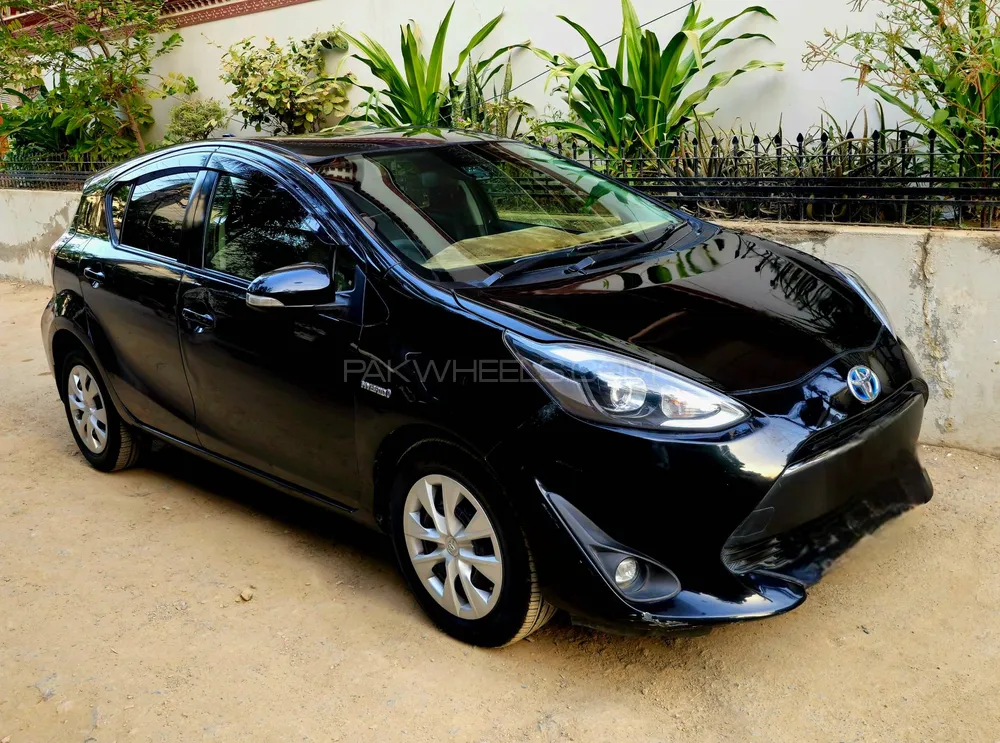 Toyota Aqua 2017 for Sale in Karachi Image-1