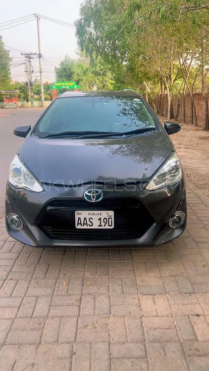 Toyota Aqua 2016 for Sale in Multan Image-1