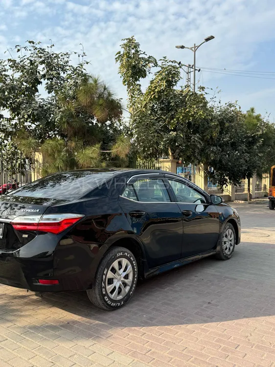 Toyota Corolla 2017 for Sale in Lahore Image-1
