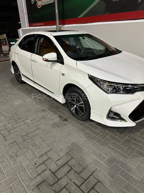 Toyota Corolla 2017 for Sale in Lahore Image-1