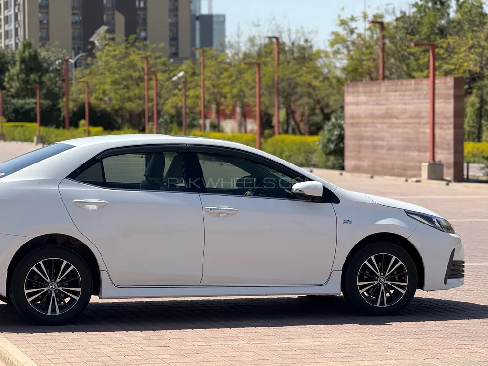 Toyota Corolla 2018 for Sale in Islamabad Image-1