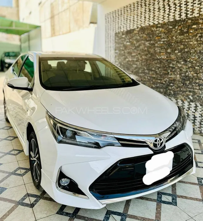 Toyota Corolla 2021 for Sale in Peshawar Image-1
