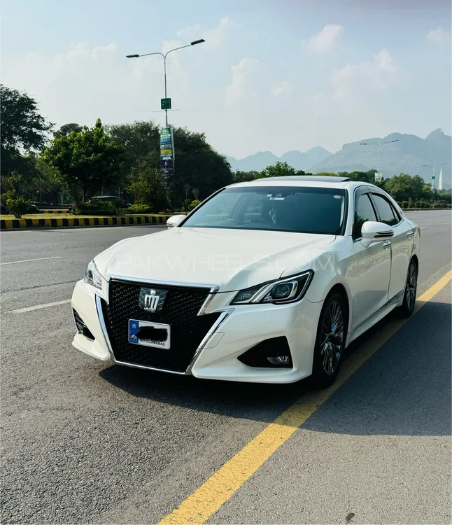 Toyota Crown 2017 for Sale in Islamabad Image-1