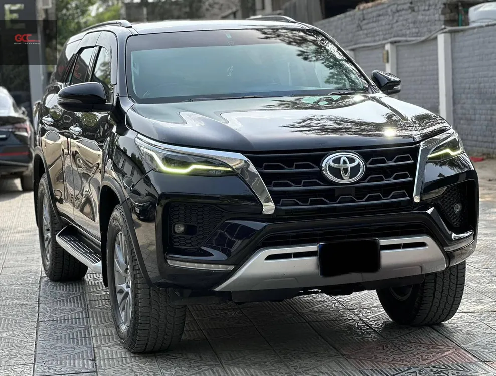 Toyota Fortuner 2021 for Sale in Islamabad Image-1