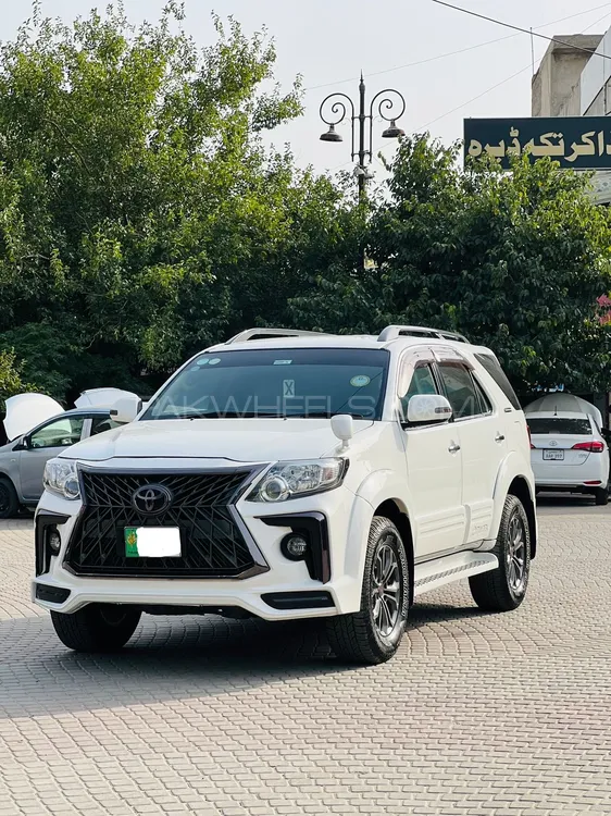 Toyota Fortuner 2016 for Sale in Lahore Image-1