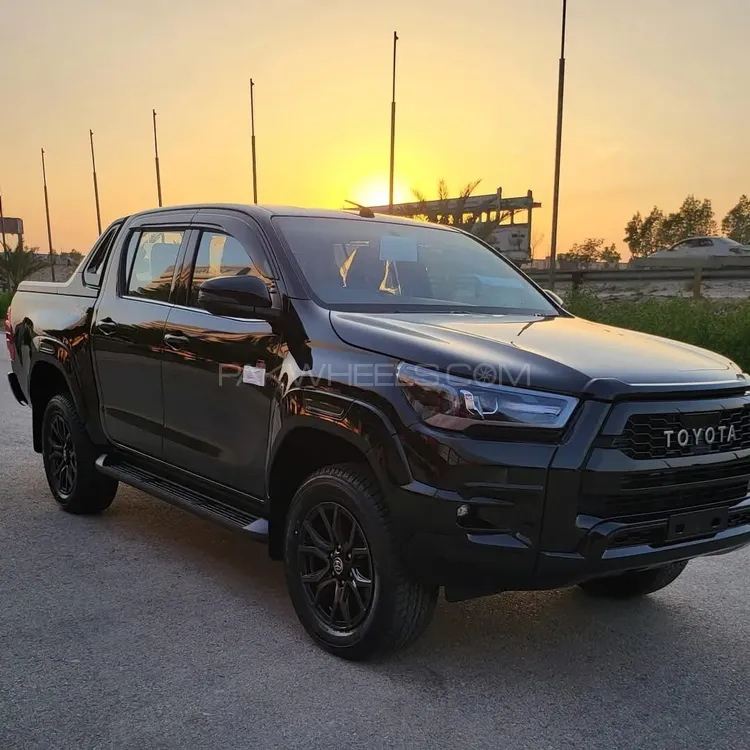 Toyota Hilux 2025 for Sale in Lahore Image-1