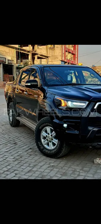 Toyota Hilux 2013 for Sale in Lahore Image-1