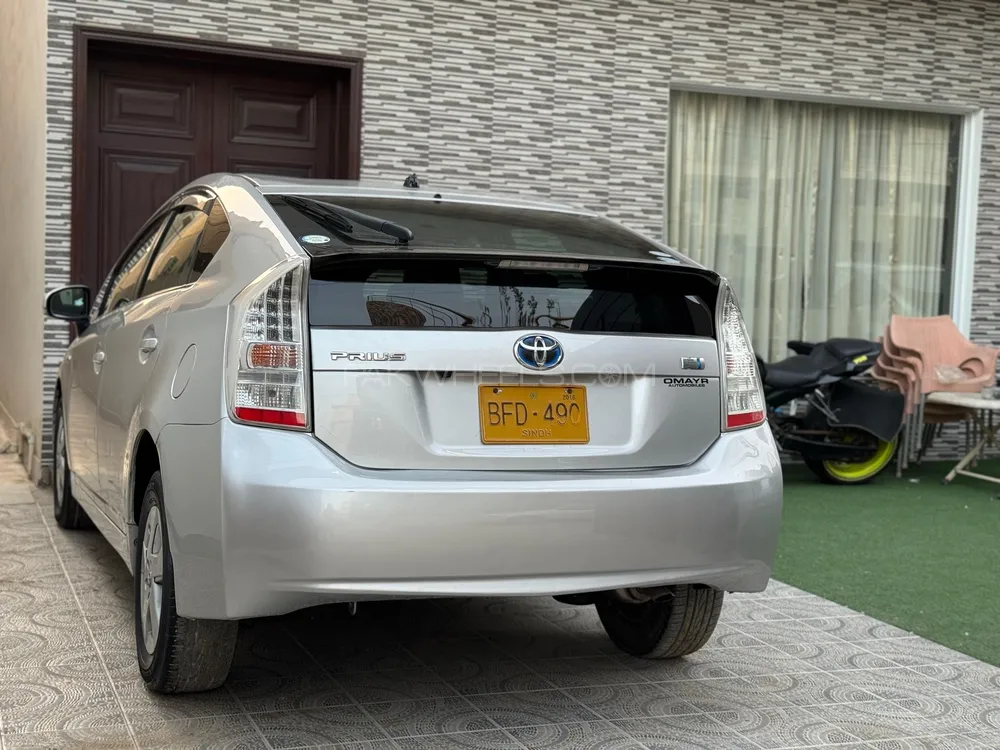ٹویوٹا پریوس 2010 for Sale in کراچی Image-1
