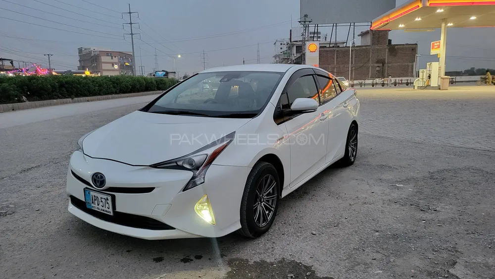 Toyota Prius 2015 for Sale in Peshawar Image-1