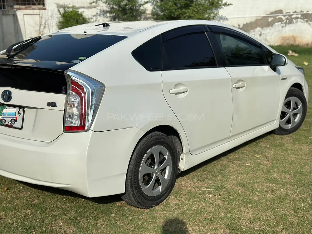 Toyota Prius 2012 for Sale in Lahore Image-1