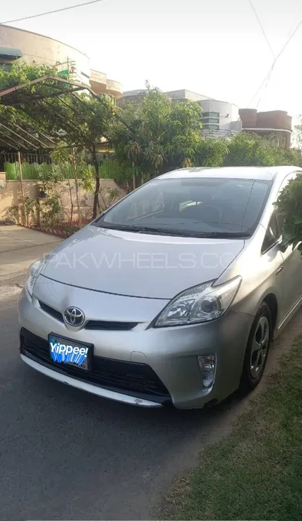 Toyota Prius 2015 for Sale in Lahore Image-1