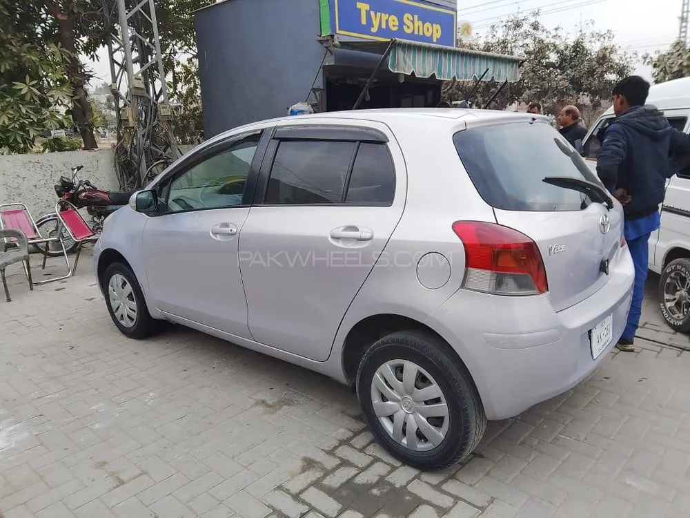 Toyota Vitz 2010 for Sale in Islamabad Image-1