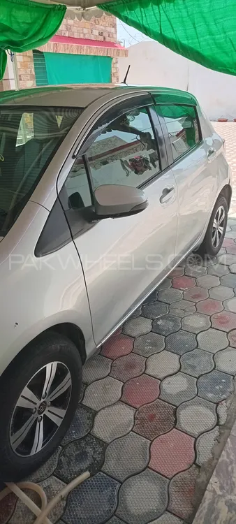 Toyota Vitz 2011 for Sale in Swabi Image-1