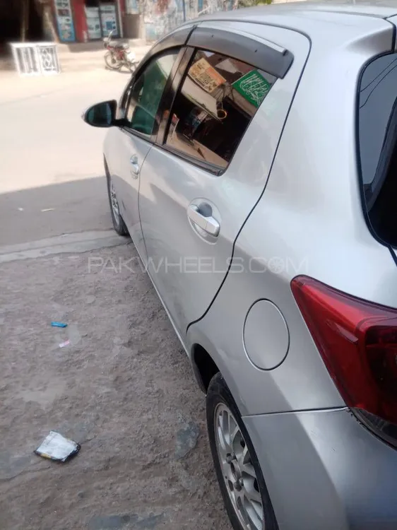 Toyota Vitz 2014 for Sale in Lahore Image-1