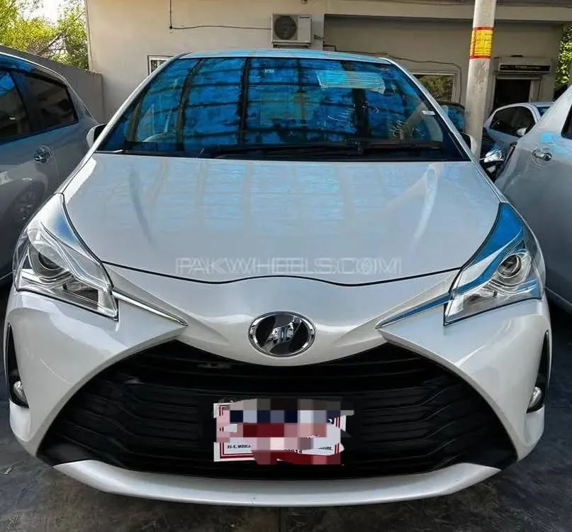 Toyota Vitz 2020 for Sale in Lahore Image-1