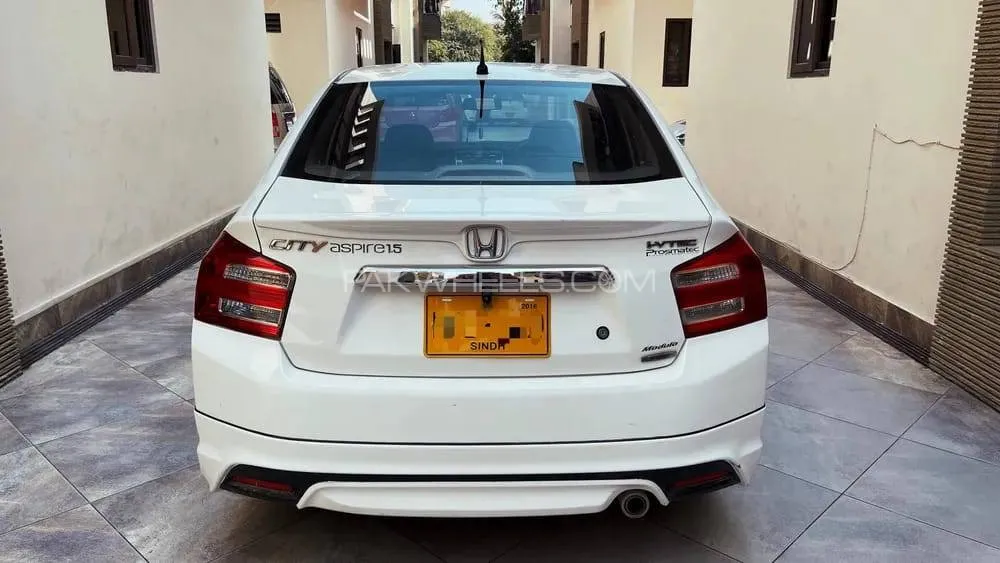 Honda City 2016 for Sale in Karachi Image-1