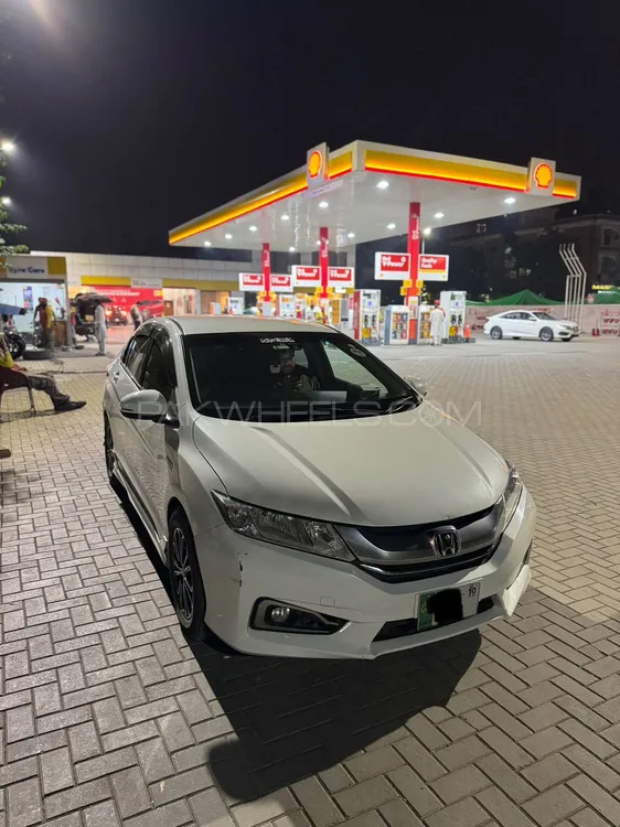 Honda Grace Hybrid 2015 for Sale in Islamabad Image-1